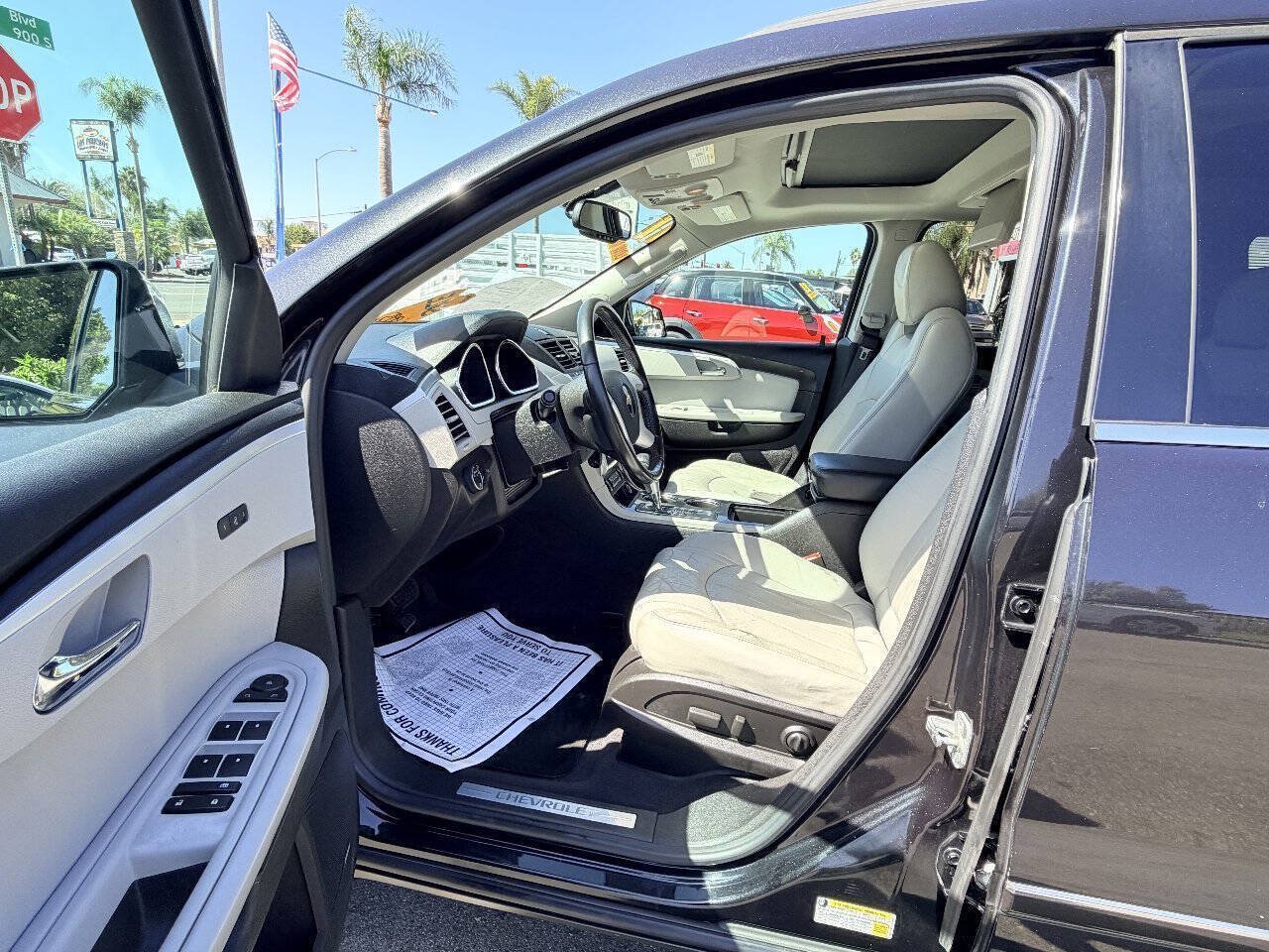 Used 2011 Chevrolet Traverse LTZ FWD image 13