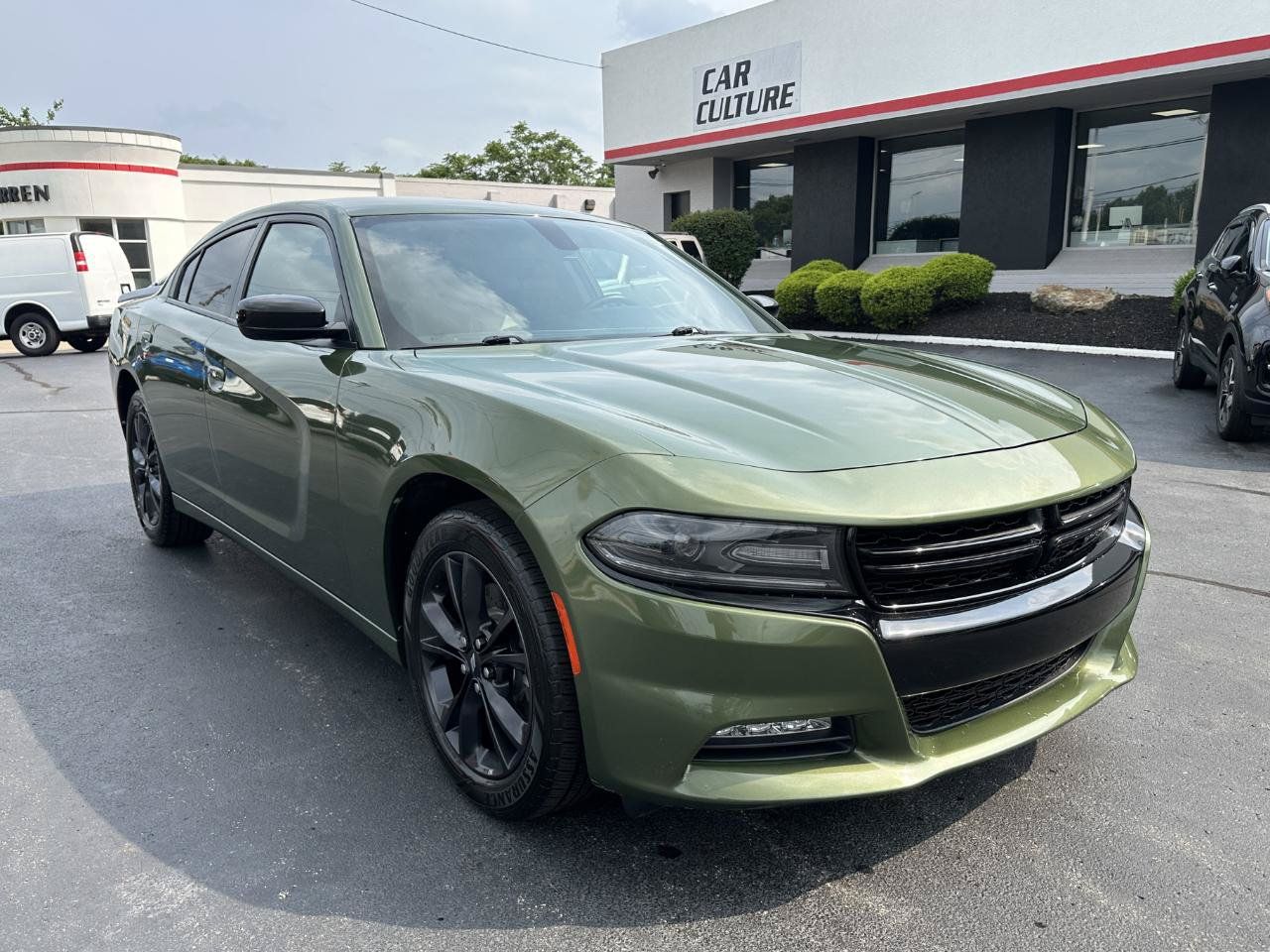 Used 2020 Dodge Charger SXT w/ Plus Group AWD/4WD image 2