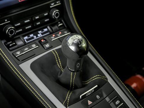 Used 2020 Porsche 718 Cayman GT4 RWD image 32