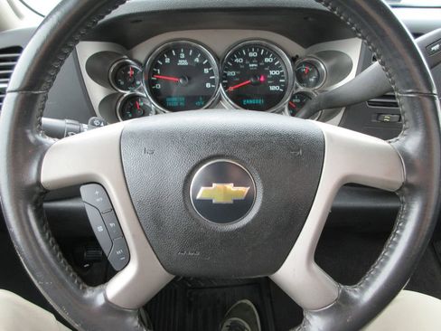 Used 2011 Chevrolet Silverado 1500 LT image 18
