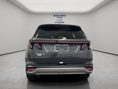 Certified 2026 Hyundai Tucson Limited FWD image 4