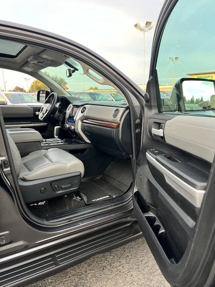 Used 2017 Toyota Tundra Limited w/ Limited Premium Package AWD/4WD image 17