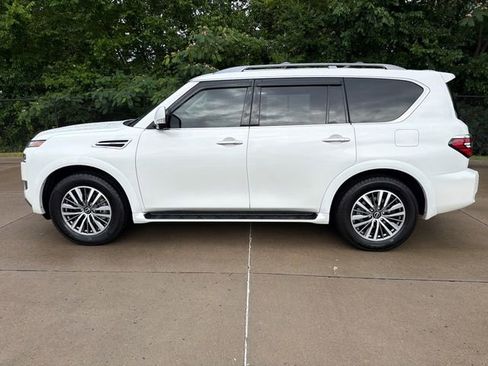 Used 2023 Nissan Armada SL w/ Captain's Chairs Package RWD image 2