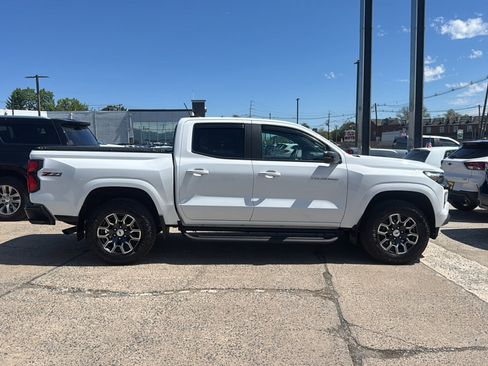 Used 2024 Chevrolet Colorado Z71 w/ Z71 Convenience Package 2 AWD/4WD image 9
