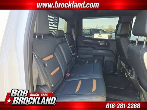 Used 2025 GMC Sierra 1500 AT4 w/ AT4 Premium Package AWD/4WD image 14