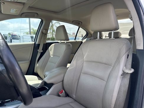 Used 2014 Honda Accord Touring image 8