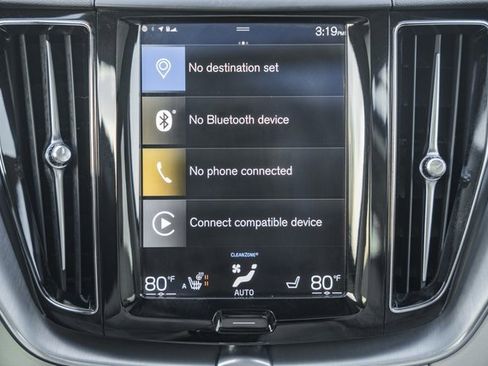 Used 2018 Volvo XC60 T6 Momentum w/ Convenience Package image 21