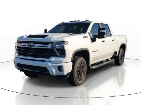 Used 2024 Chevrolet Silverado 2500 LT w/ Z71 Sport Edition image 3