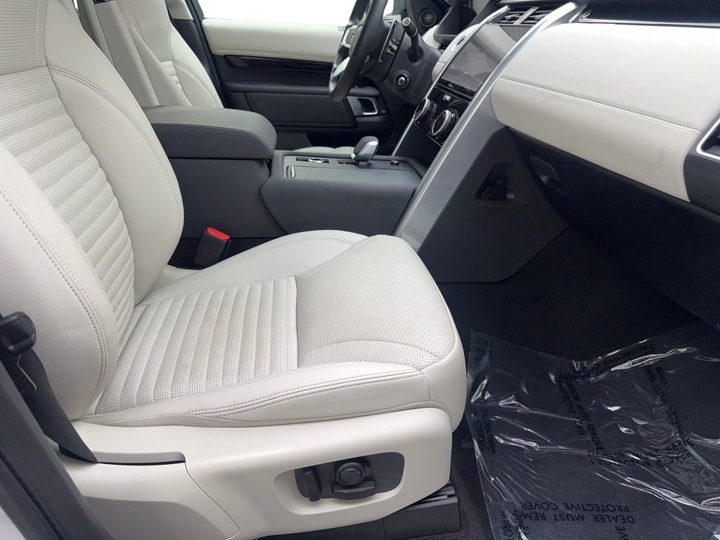 Used 2025 Land Rover Discovery S AWD/4WD image 49