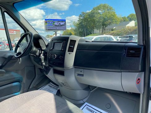 Used 2014 Mercedes-Benz Sprinter 3500 image 21