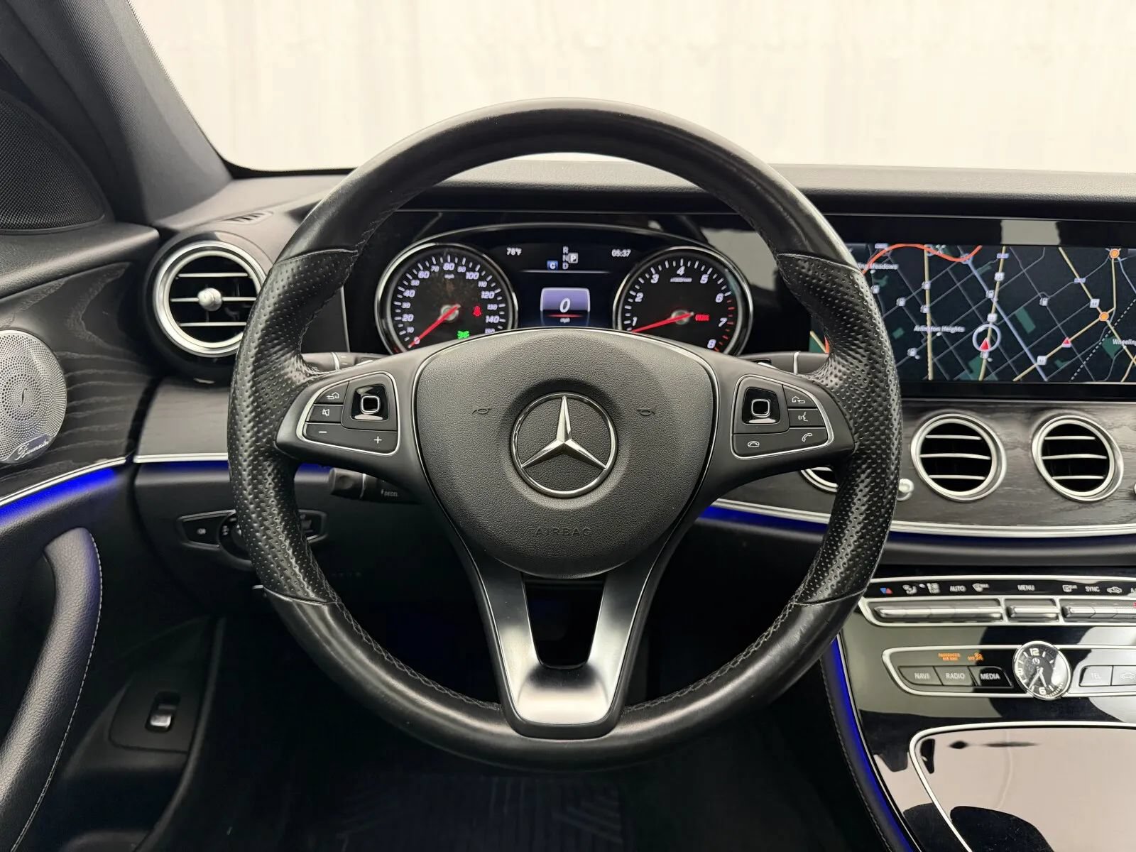 Used 2017 Mercedes-Benz E 300 4MATIC image 6
