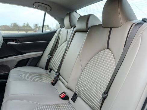 Used 2022 Toyota Camry SE image 29