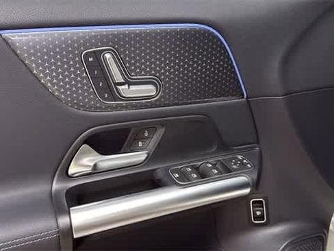 Used 2025 Mercedes-Benz GLA 250 4MATIC image 45