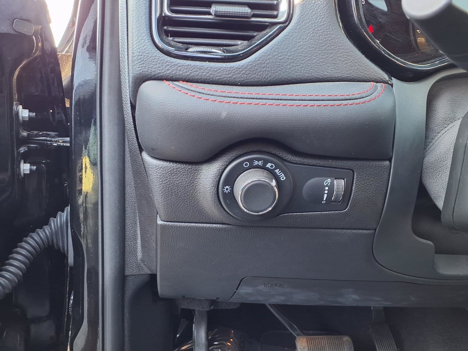 Used 2025 Dodge Durango GT AWD/4WD image 12