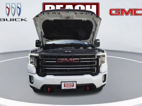 Used 2022 GMC Sierra 2500 AT4 w/ AT4 Preferred Package AWD/4WD image 9