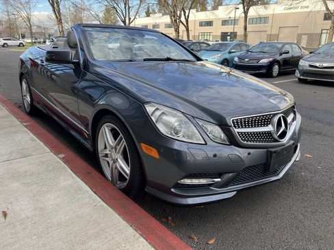 Used 2013 Mercedes-Benz E 550 Cabriolet image 2