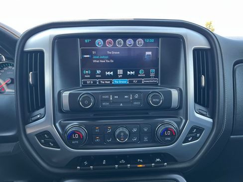 Used 2018 GMC Sierra 1500 SLT w/ Enhanced Driver Alert Package RWD image 14