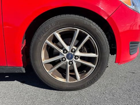Used 2016 Ford Focus SE FWD image 8