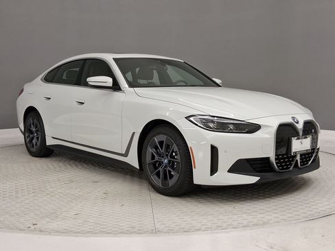 Certified 2023 BMW i4 eDrive40 w/ Premium Package RWD image 5
