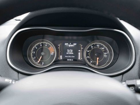 Used 2019 Jeep Cherokee Latitude Plus w/ Cold Weather Group image 16