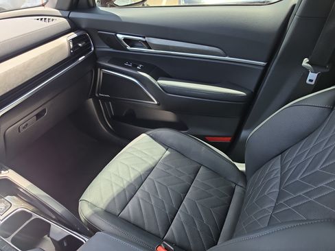 Certified 2025 Kia Telluride SX X-Line AWD/4WD image 16