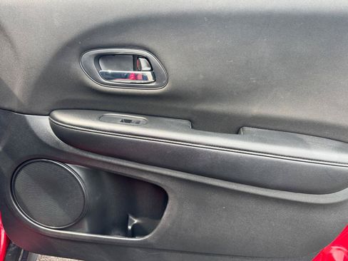 Used 2018 Honda HR-V LX image 22