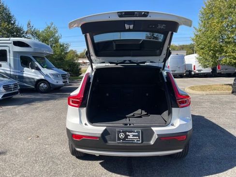 Used 2022 Volvo XC40 T5 Inscription w/ Climate Package image 15