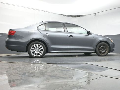 Used 2014 Volkswagen Jetta SE FWD image 38