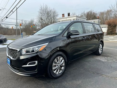 Used 2020 Kia Sedona L image 3
