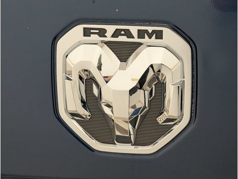 Used 2019 RAM 3500 Laramie AWD/4WD image 4
