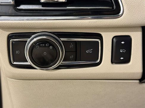 Used 2021 Lincoln Navigator Reserve image 22