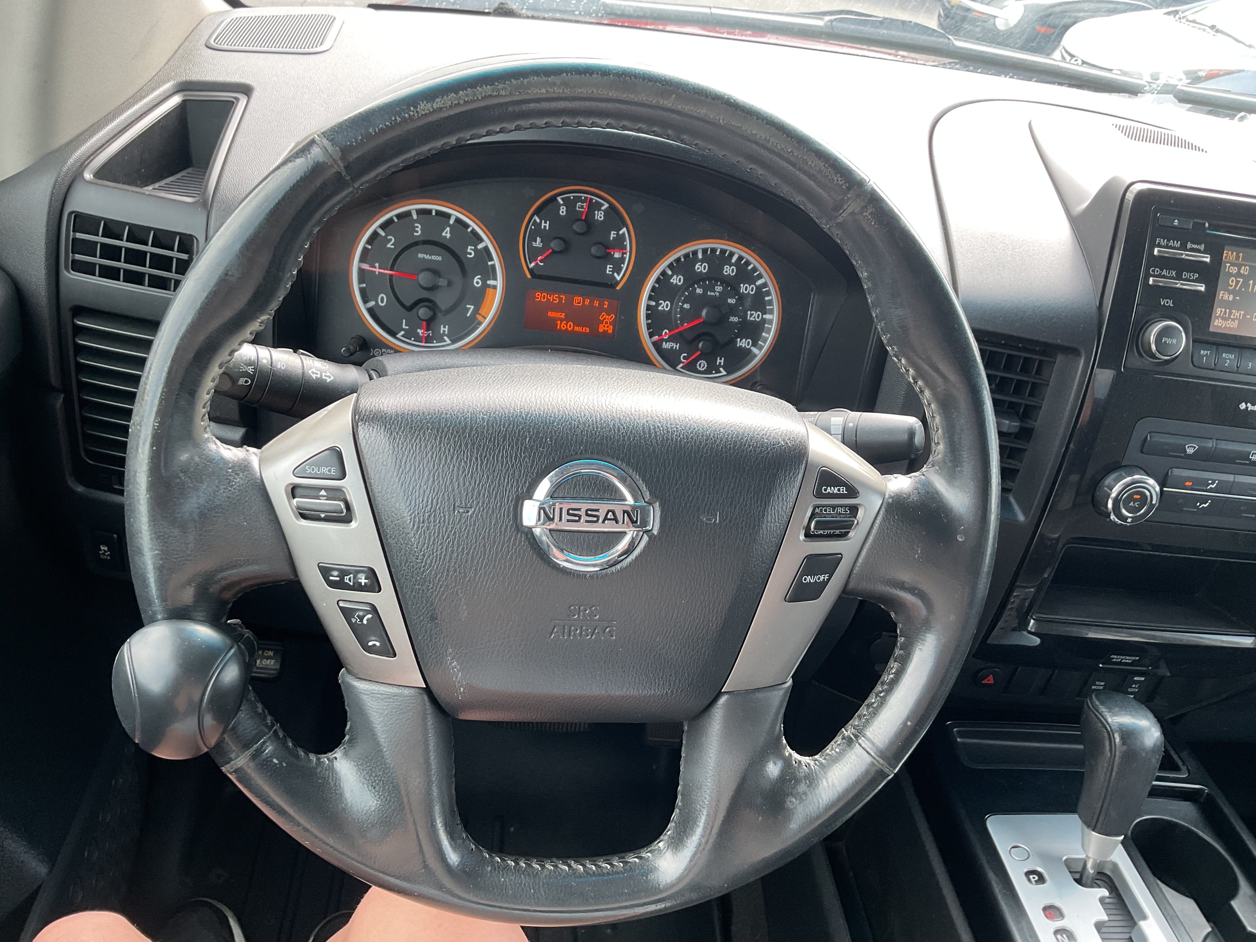 Used 2013 Nissan Titan SV w/ SV Premium Utility Pkg AWD/4WD image 18