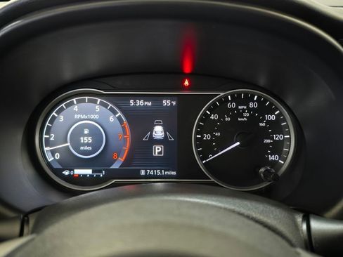 Used 2018 Nissan Kicks SR w/ Premium Package FWD image 11