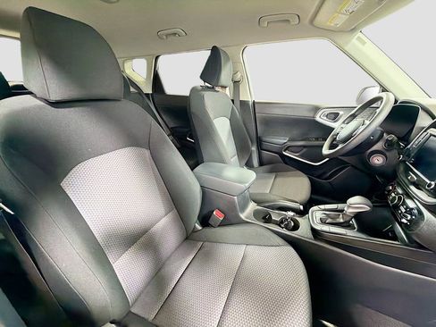 Used 2023 Kia Soul LX w/ LX Technology Package FWD image 26