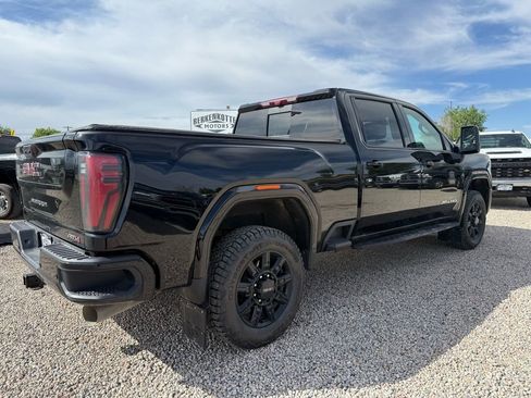 Used 2024 GMC Sierra 3500 AT4 w/ AT4 Premium Plus Package AWD/4WD image 11