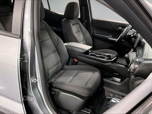 Used 2025 Chevrolet Equinox LT FWD image 25