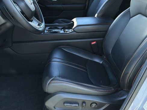 Used 2025 Honda Pilot TrailSport image 22