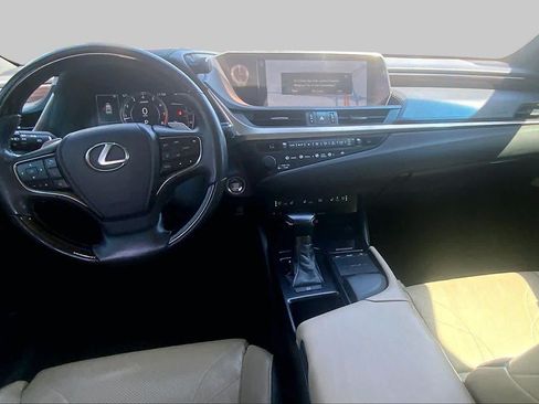 Used 2020 Lexus ES 350 Ultra Luxury w/ Accessory Package 2 FWD image 16