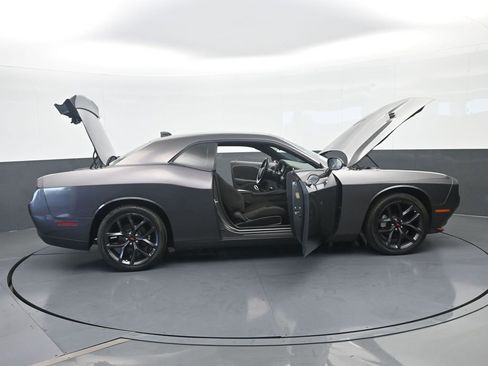 Used 2022 Dodge Challenger SXT w/ Driver Convenience Group RWD image 62