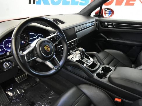 Used 2021 Porsche Cayenne GTS image 12