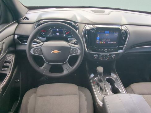 Used 2023 Chevrolet Traverse LT FWD image 15