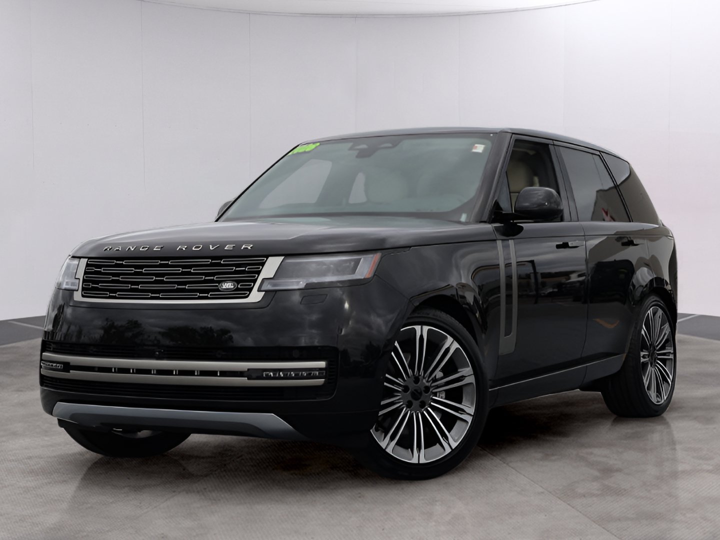 Used 2026 Land Rover Range Rover SE AWD/4WD image 1