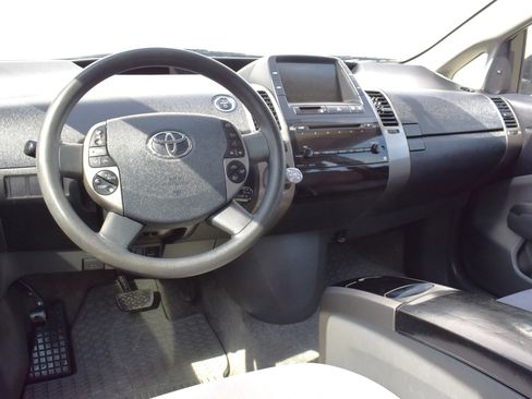 Used 2007 Toyota Prius w/ Pkg 3 FWD image 3