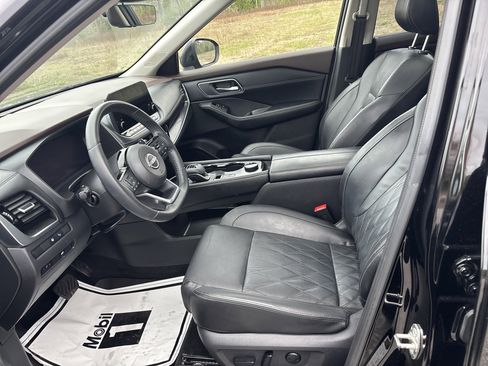 Certified 2023 Nissan Rogue Platinum w/ Platinum Premium Package AWD/4WD image 14