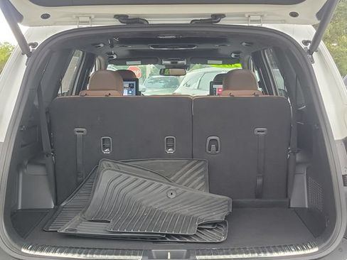 Used 2022 Kia Telluride SX w/ SX Prestige Package AWD/4WD image 9