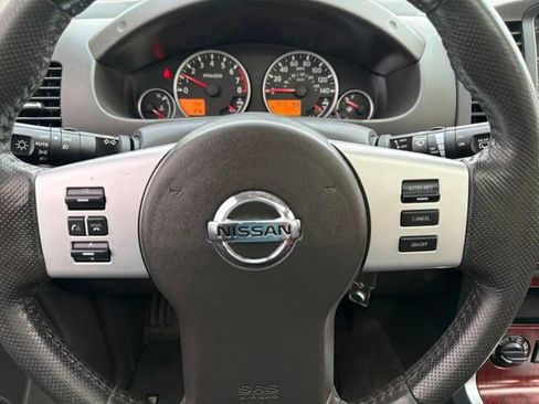 Used 2012 Nissan Pathfinder LE AWD/4WD image 40
