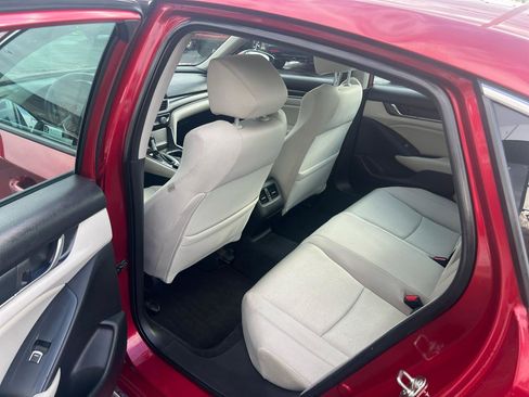 Used 2018 Honda Accord EX image 11