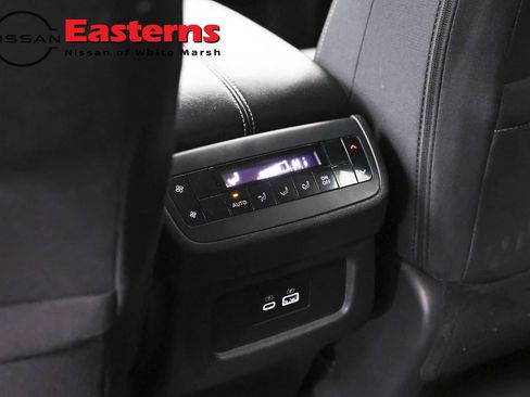 Used 2025 Nissan Pathfinder SV FWD image 22