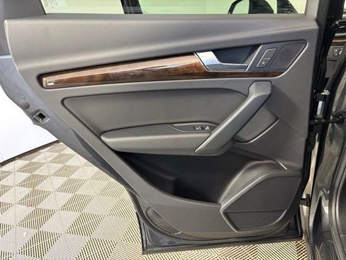 Used 2019 Audi Q5 2.0T Premium w/ Convenience Package AWD/4WD image 20