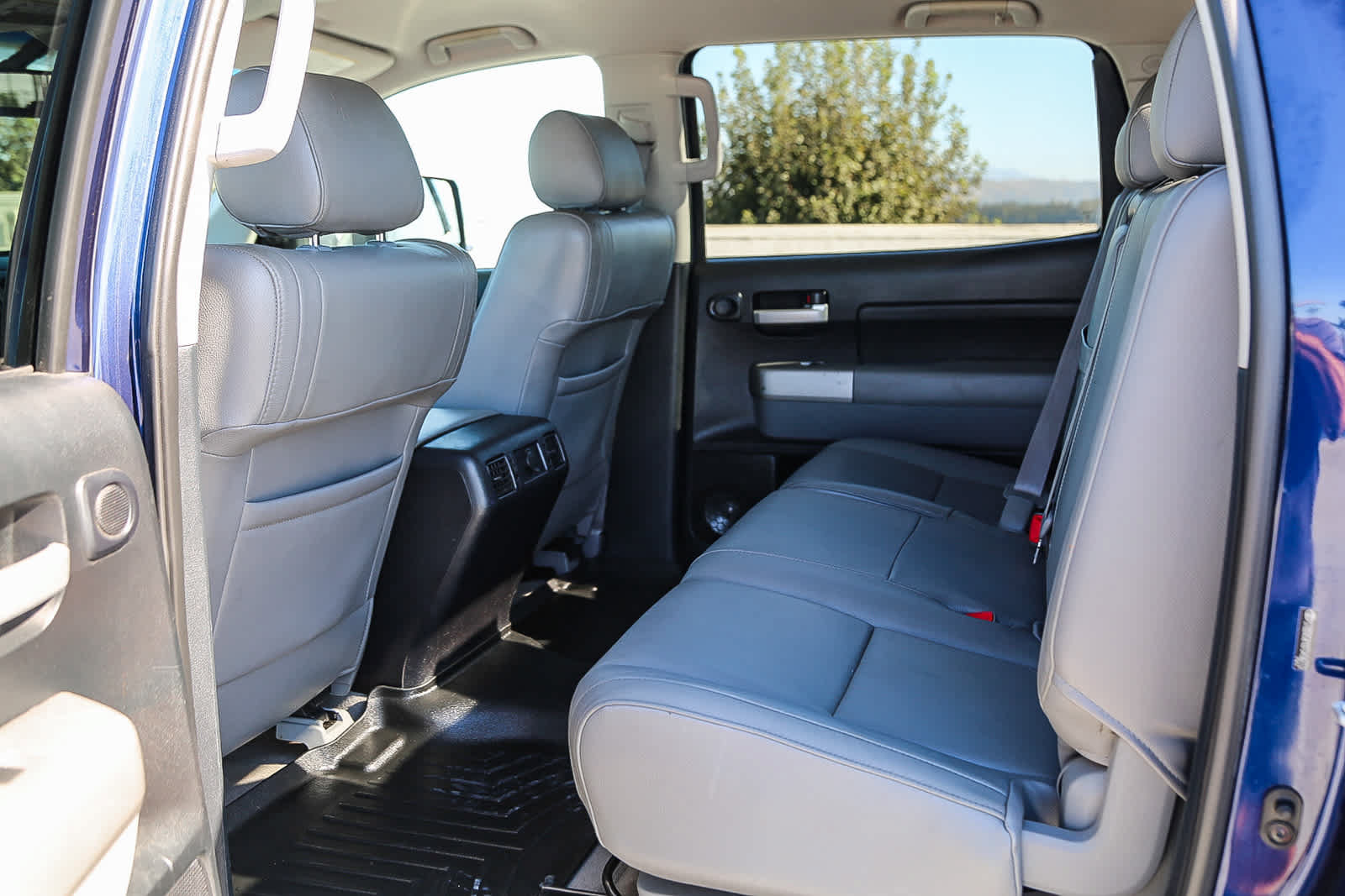 Used 2007 Toyota Tundra Limited w/ TRD Off-Road Pkg AWD/4WD image 18